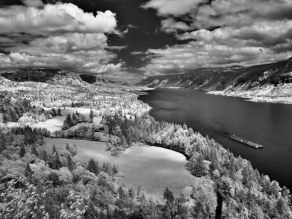 'Big River...Big Sky' (Monochrome)